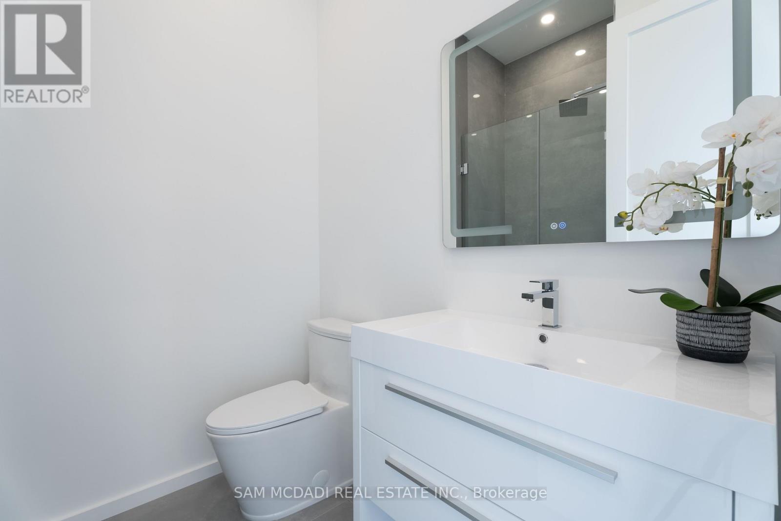 2755 BUSHLAND CRES