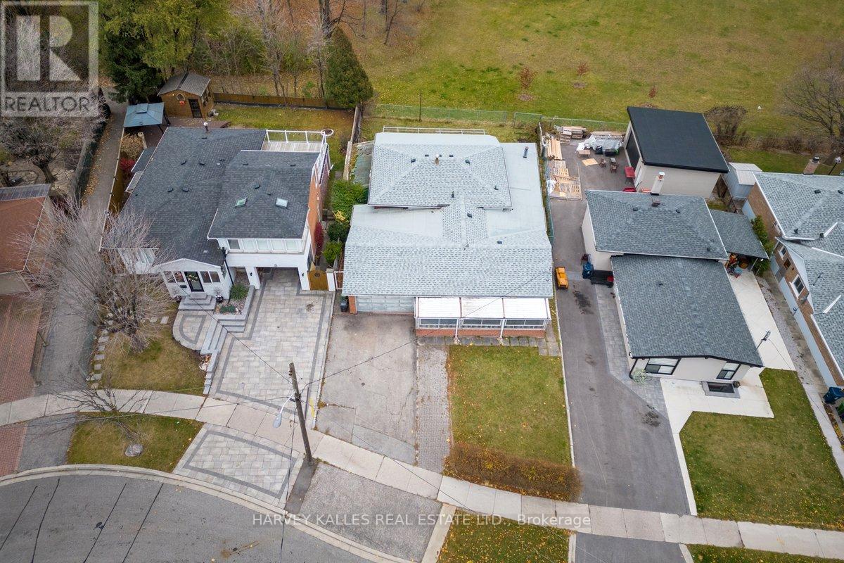 31 MADRON CRES