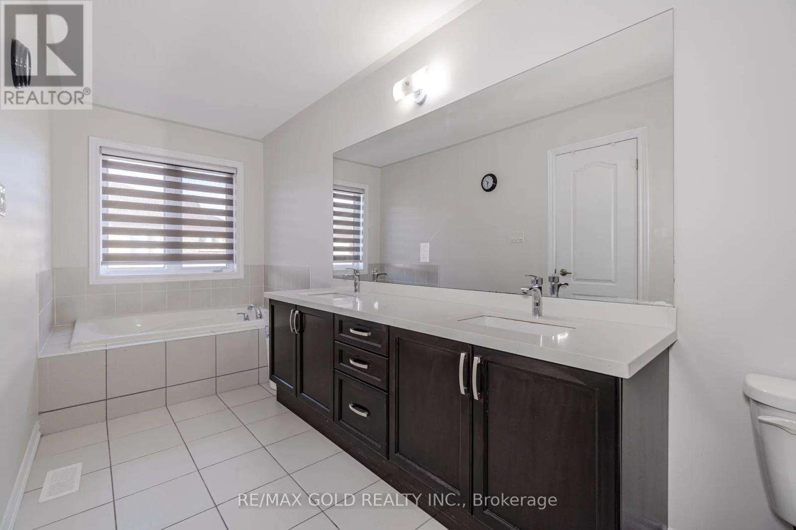 107 BANBRIDGE CRES