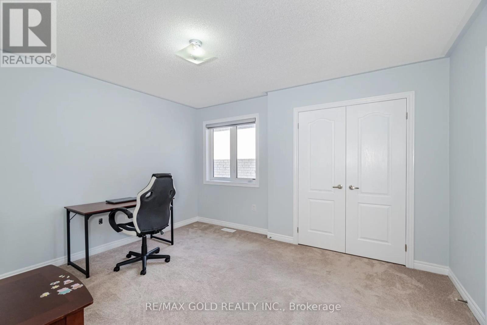 107 BANBRIDGE CRES