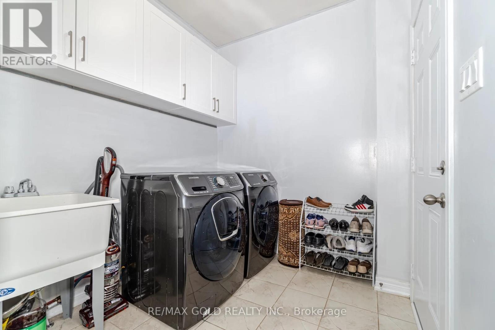 107 BANBRIDGE CRES