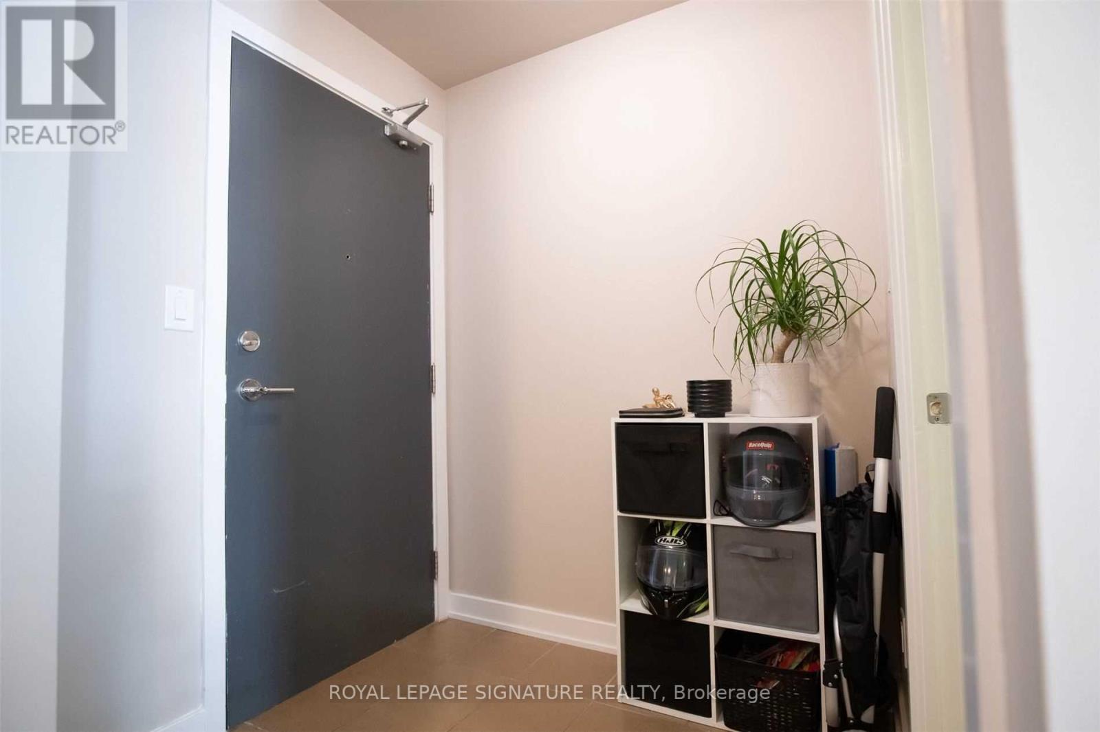 #910 -4070 CONFEDERATION PKWY, #910