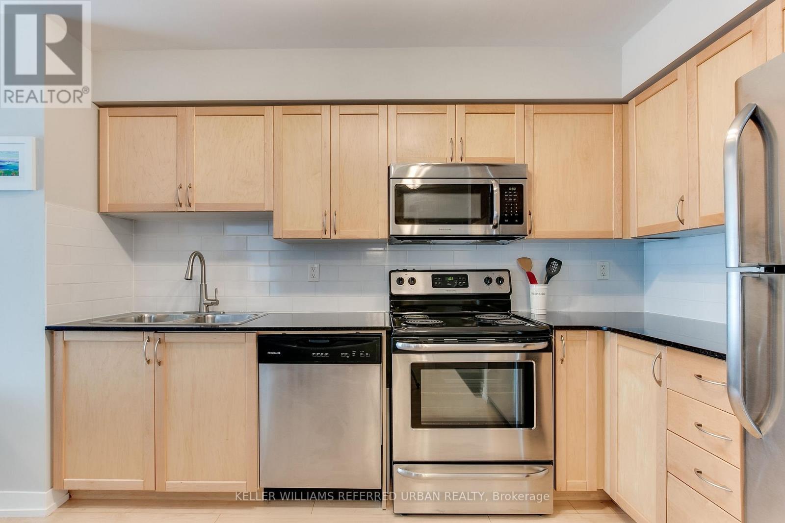 #206 -812 LANSDOWNE AVE, #206