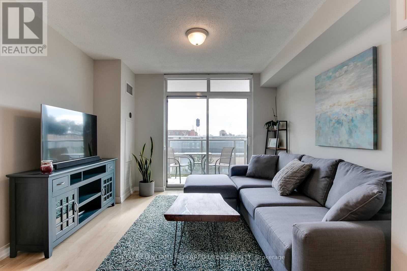 #206 -812 LANSDOWNE AVE, #206