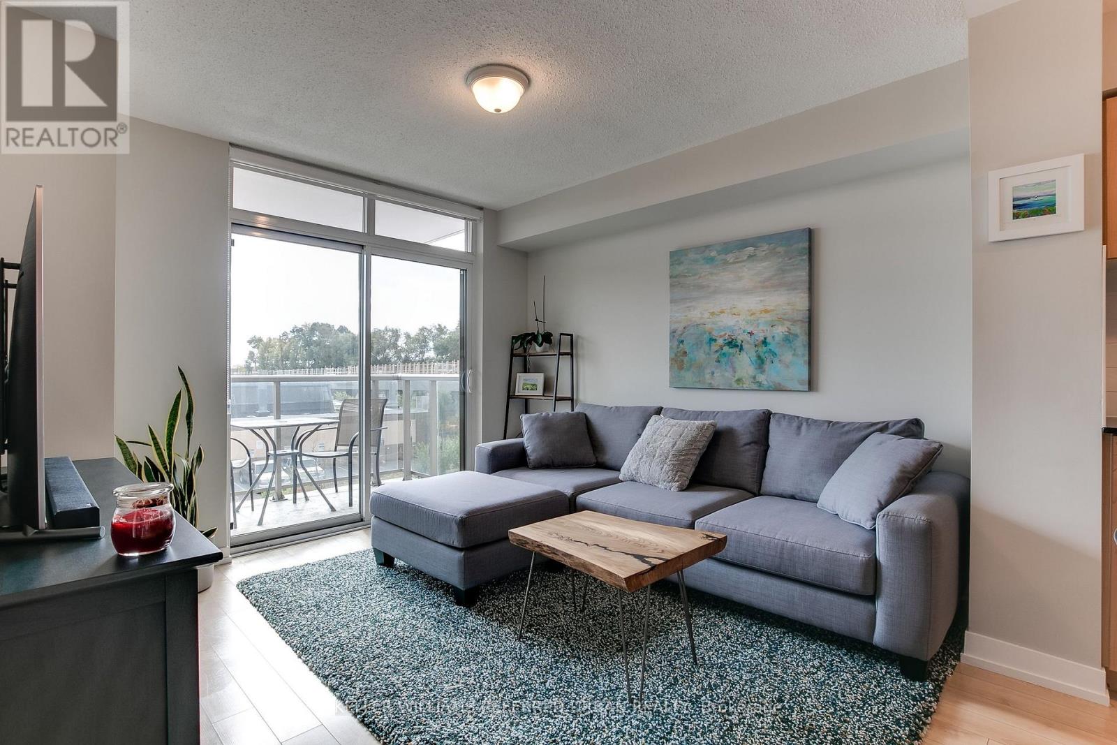 #206 -812 LANSDOWNE AVE, #206