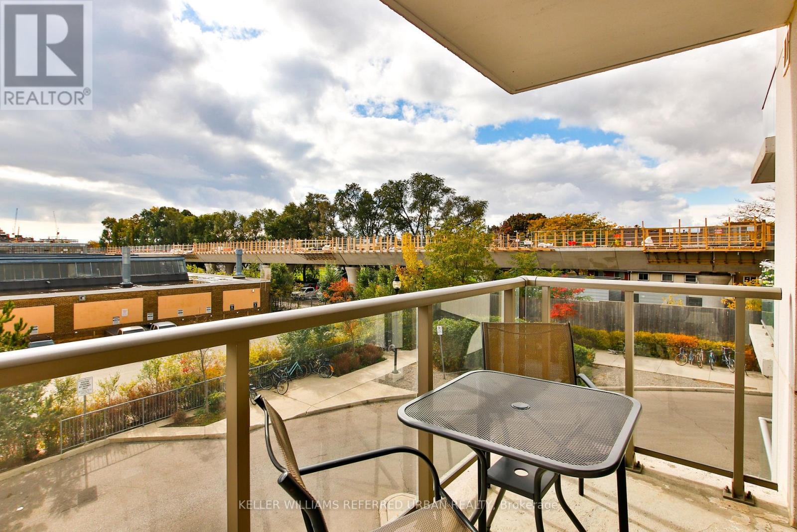 #206 -812 LANSDOWNE AVE, #206