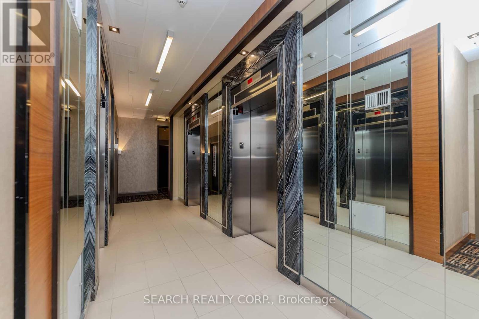 #809 -15 ZORRA ST, #809