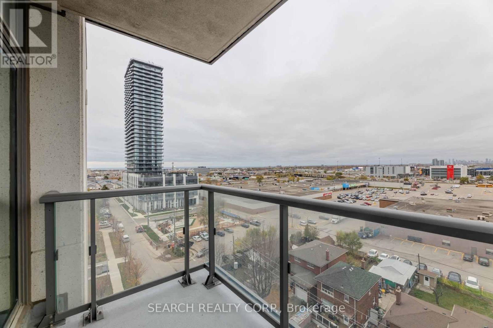 #809 -15 ZORRA ST, #809
