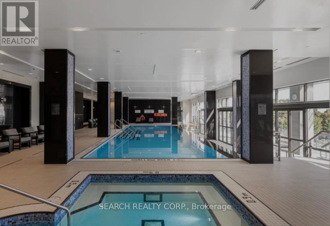 #809 -15 ZORRA ST, #809