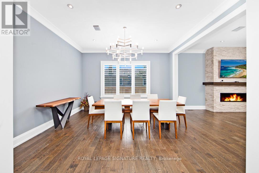 450 SAVILLE CRES