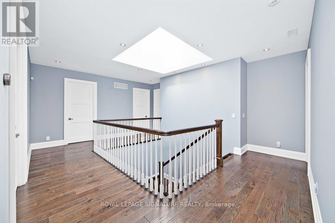 450 SAVILLE CRES