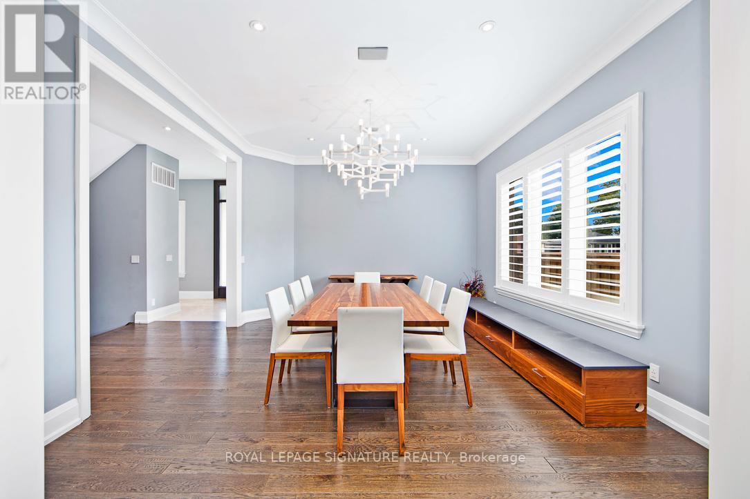 450 SAVILLE CRES