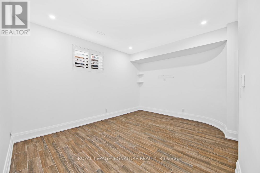450 SAVILLE CRES