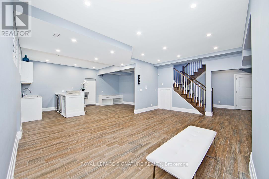 450 SAVILLE CRES
