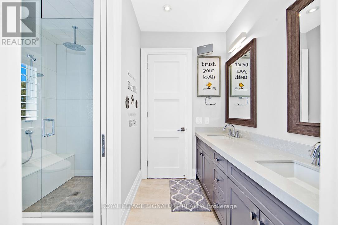 450 SAVILLE CRES