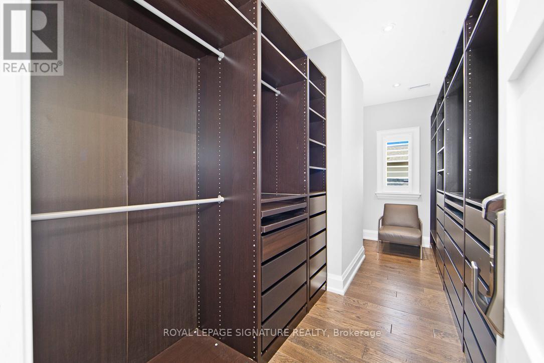 450 SAVILLE CRES