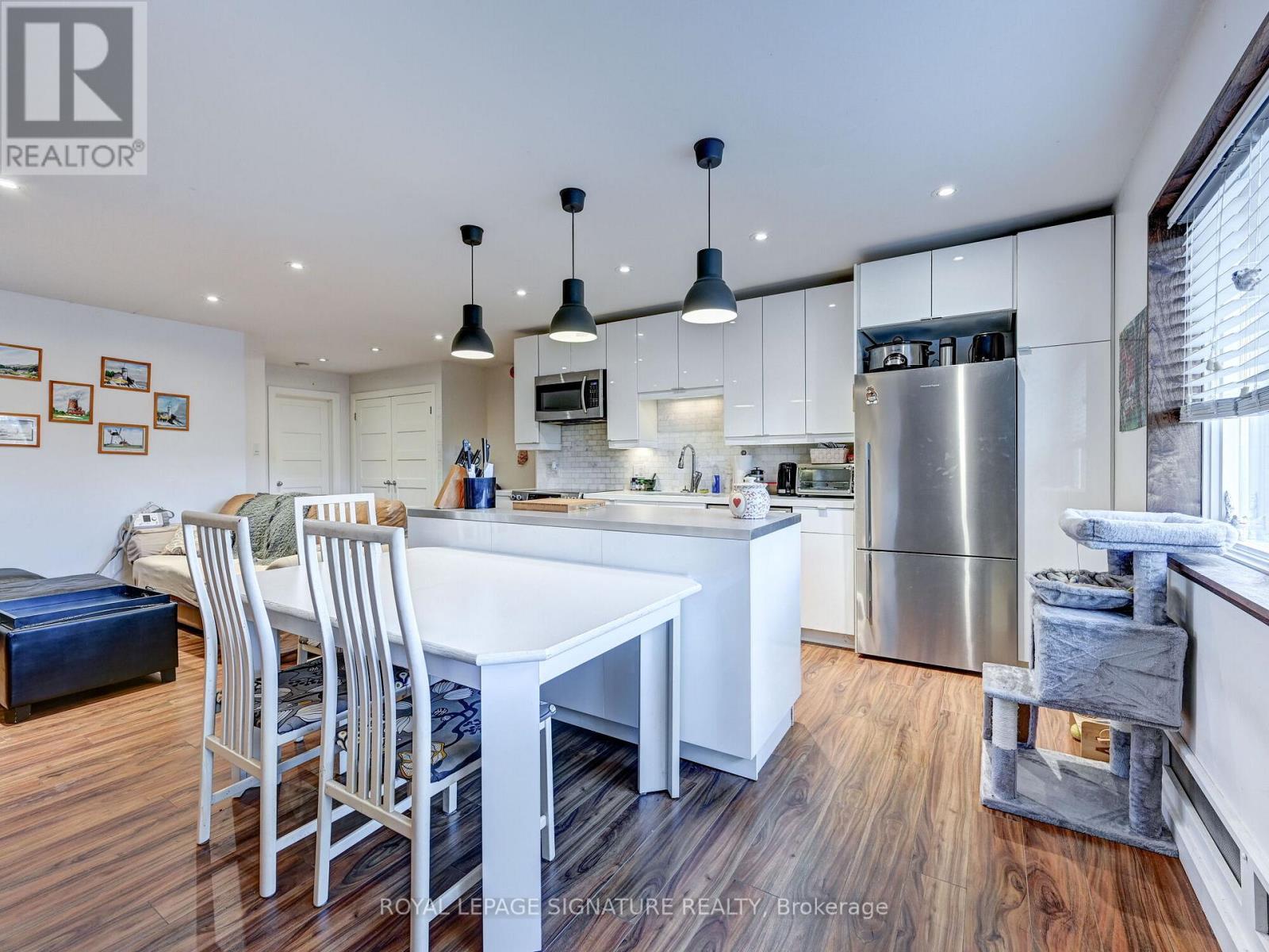 40 CAVELL AVE