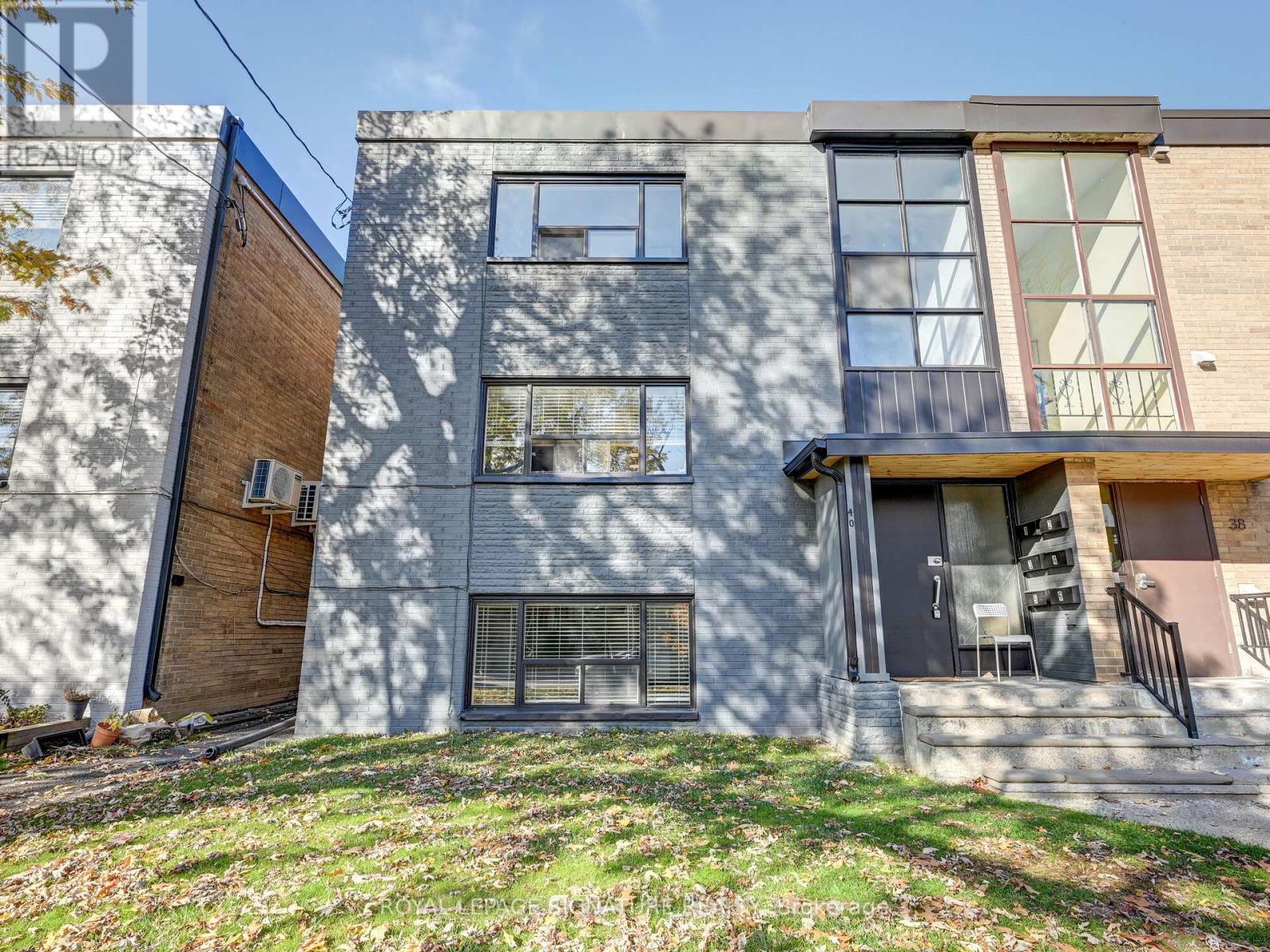 40 CAVELL AVE