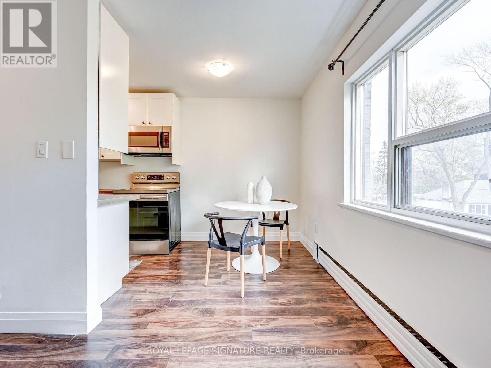 40 CAVELL AVE