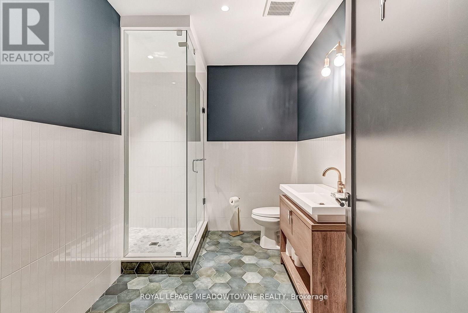 #3-201 -7145 WEST CREDIT AVE, #3-201