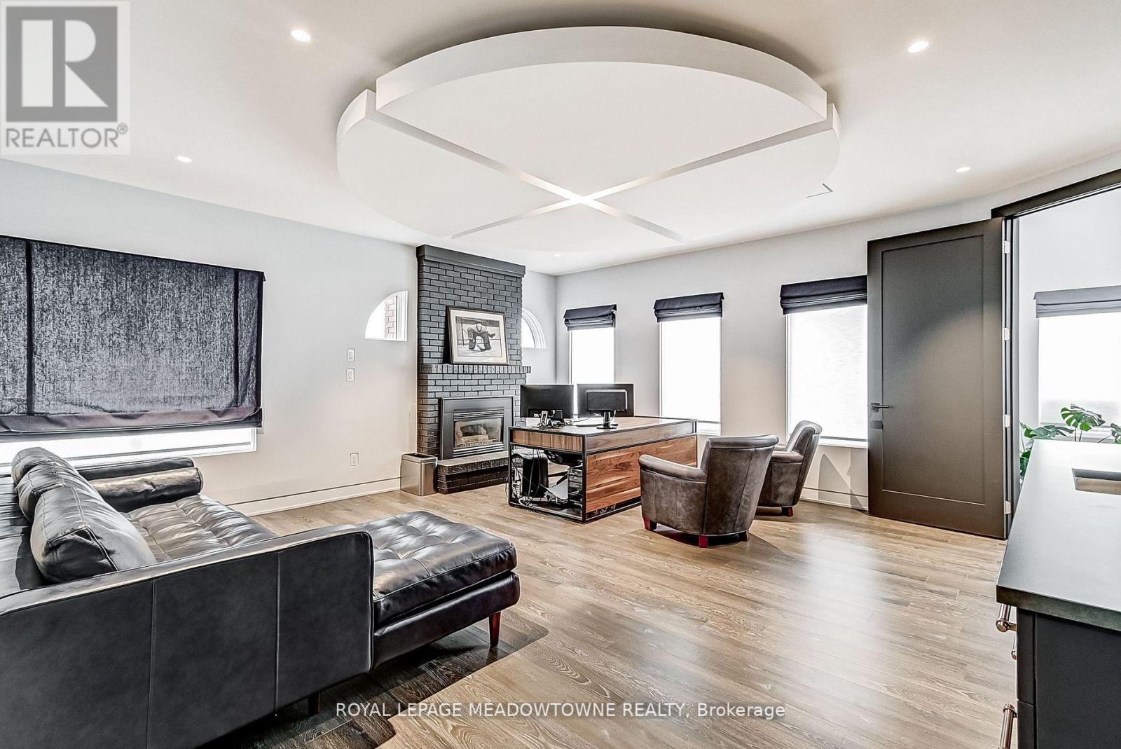 #3-201 -7145 WEST CREDIT AVE, #3-201
