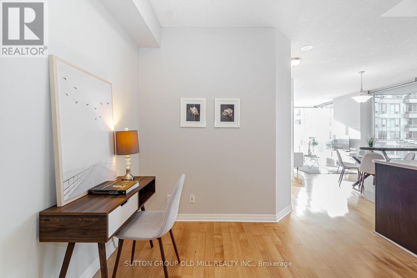 #2409 -3939 DUKE OF YORK BLVD, #2409