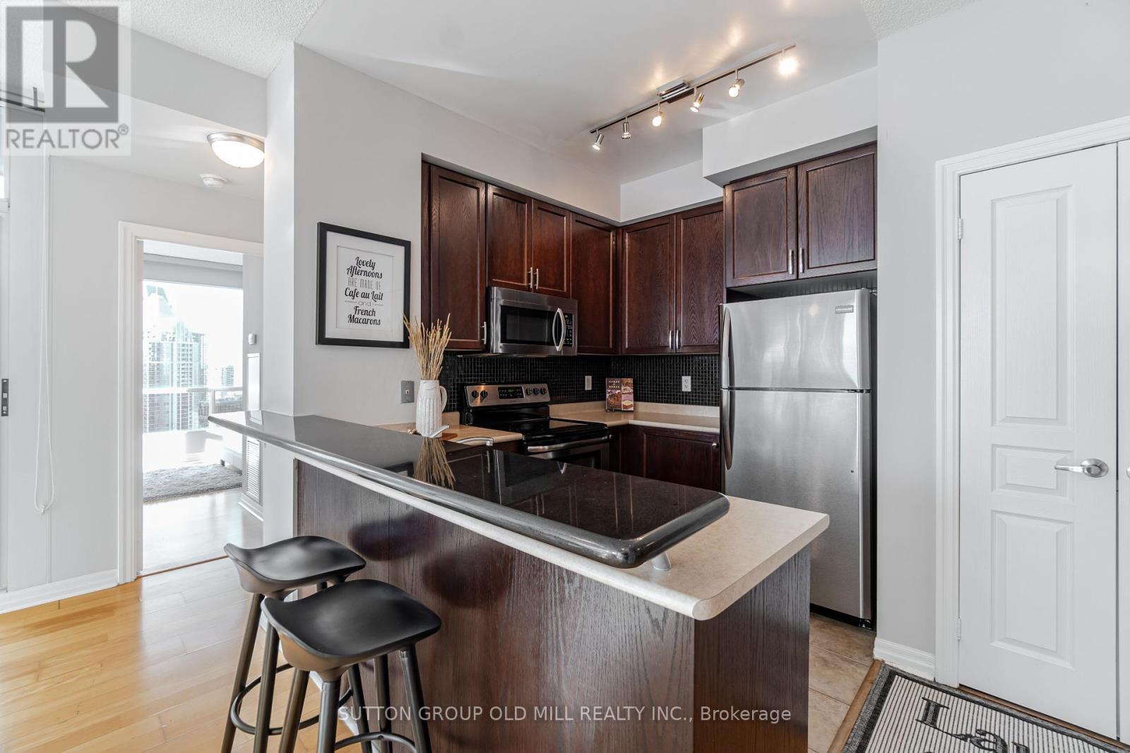 #2409 -3939 DUKE OF YORK BLVD, #2409