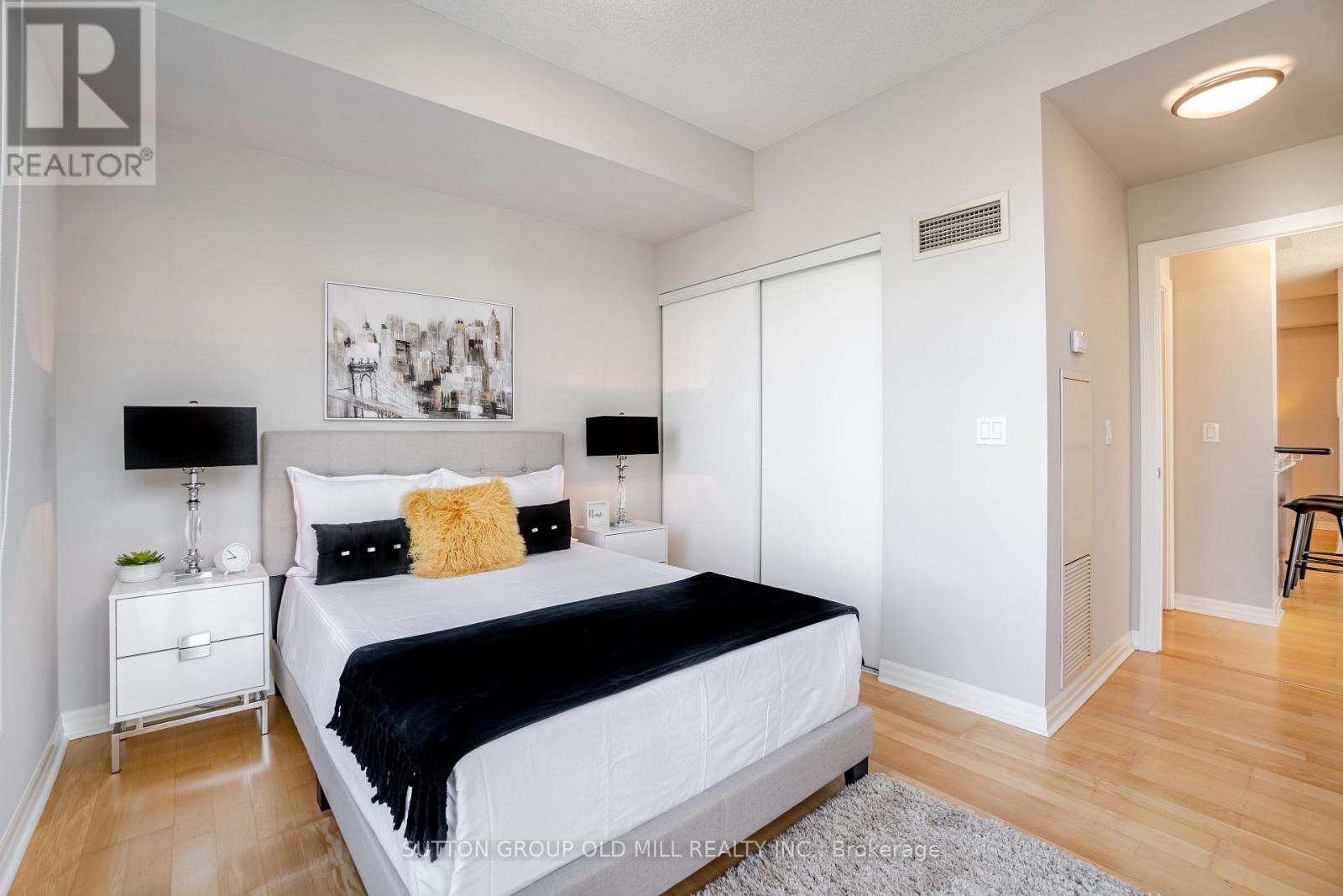 #2409 -3939 DUKE OF YORK BLVD, #2409