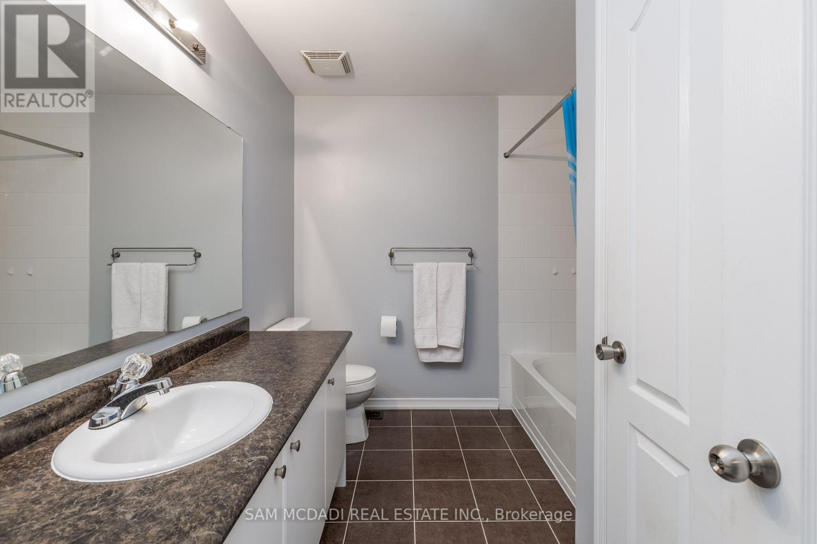 #53 -651 FARMSTEAD DR, #53