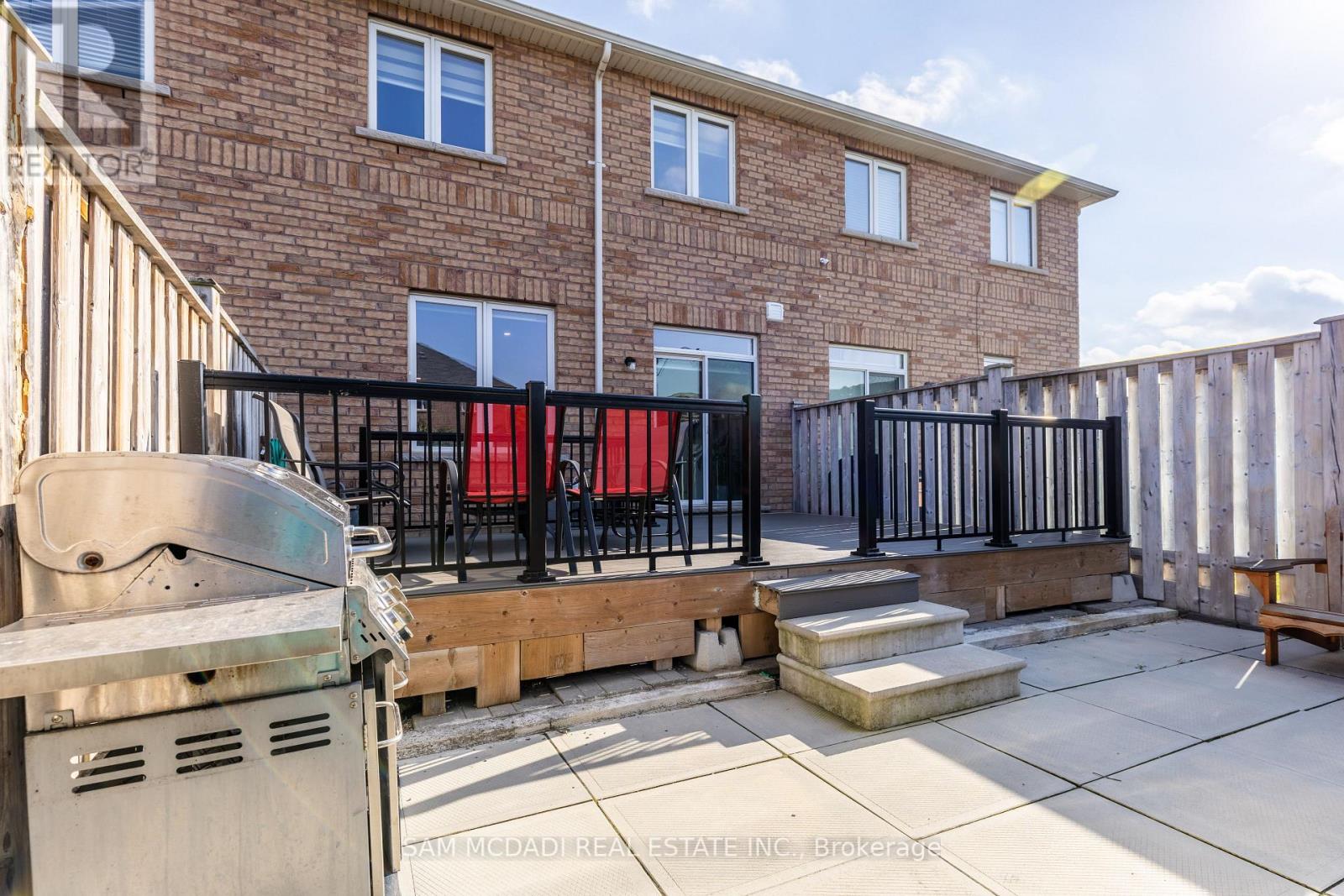 #53 -651 FARMSTEAD DR, #53