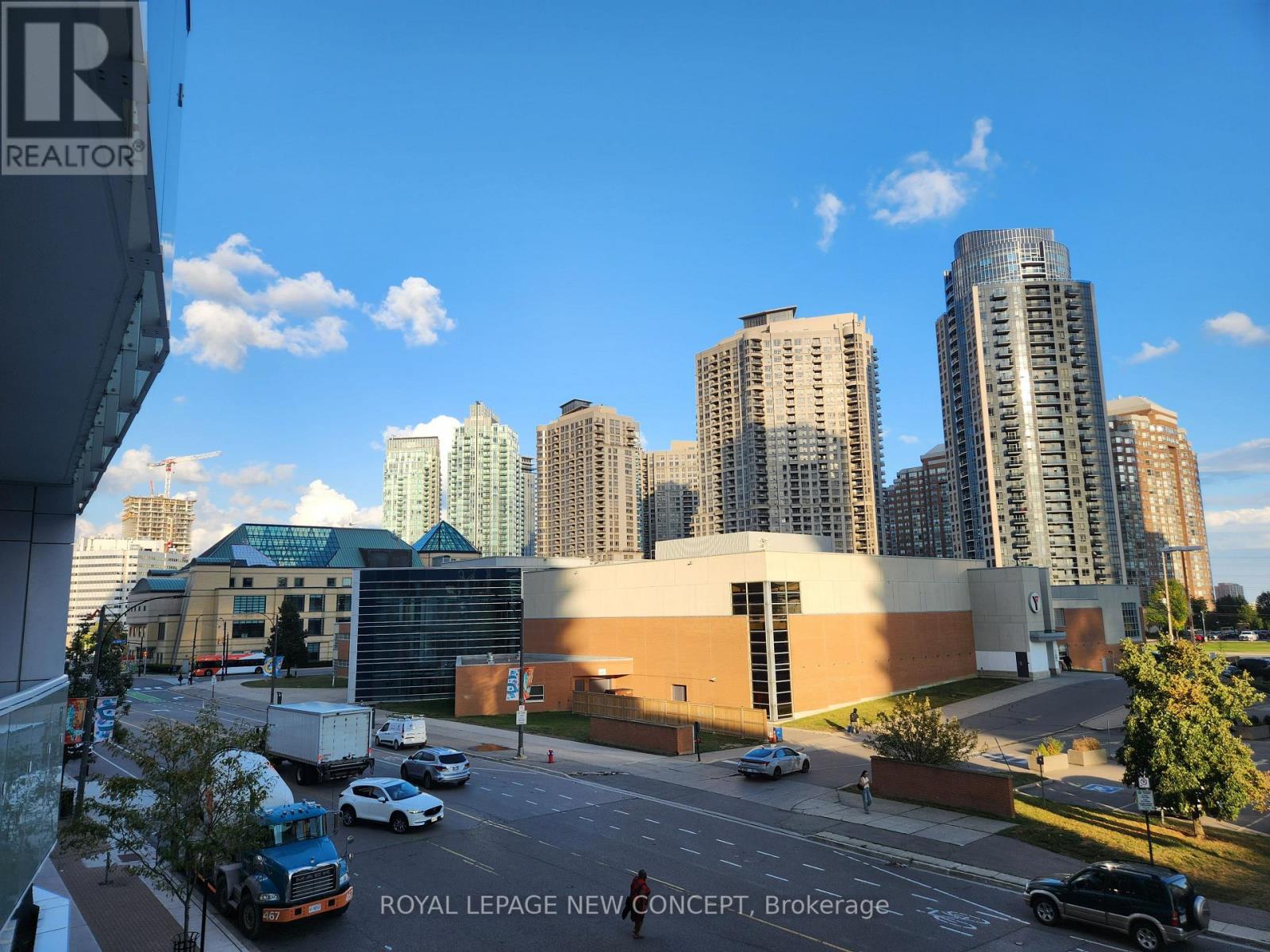 #304 -4065 CONFEDERATION PKWY, #304