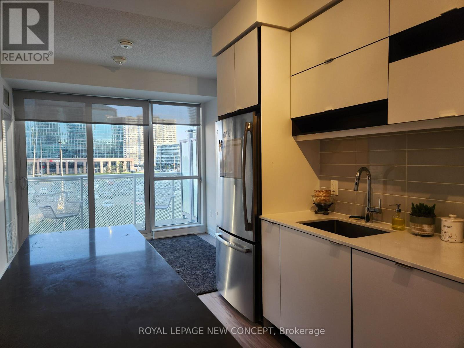 #304 -4065 CONFEDERATION PKWY, #304