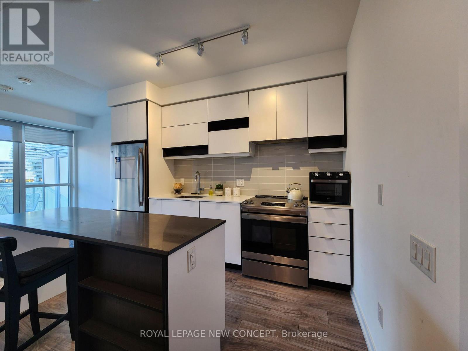 #304 -4065 CONFEDERATION PKWY, #304