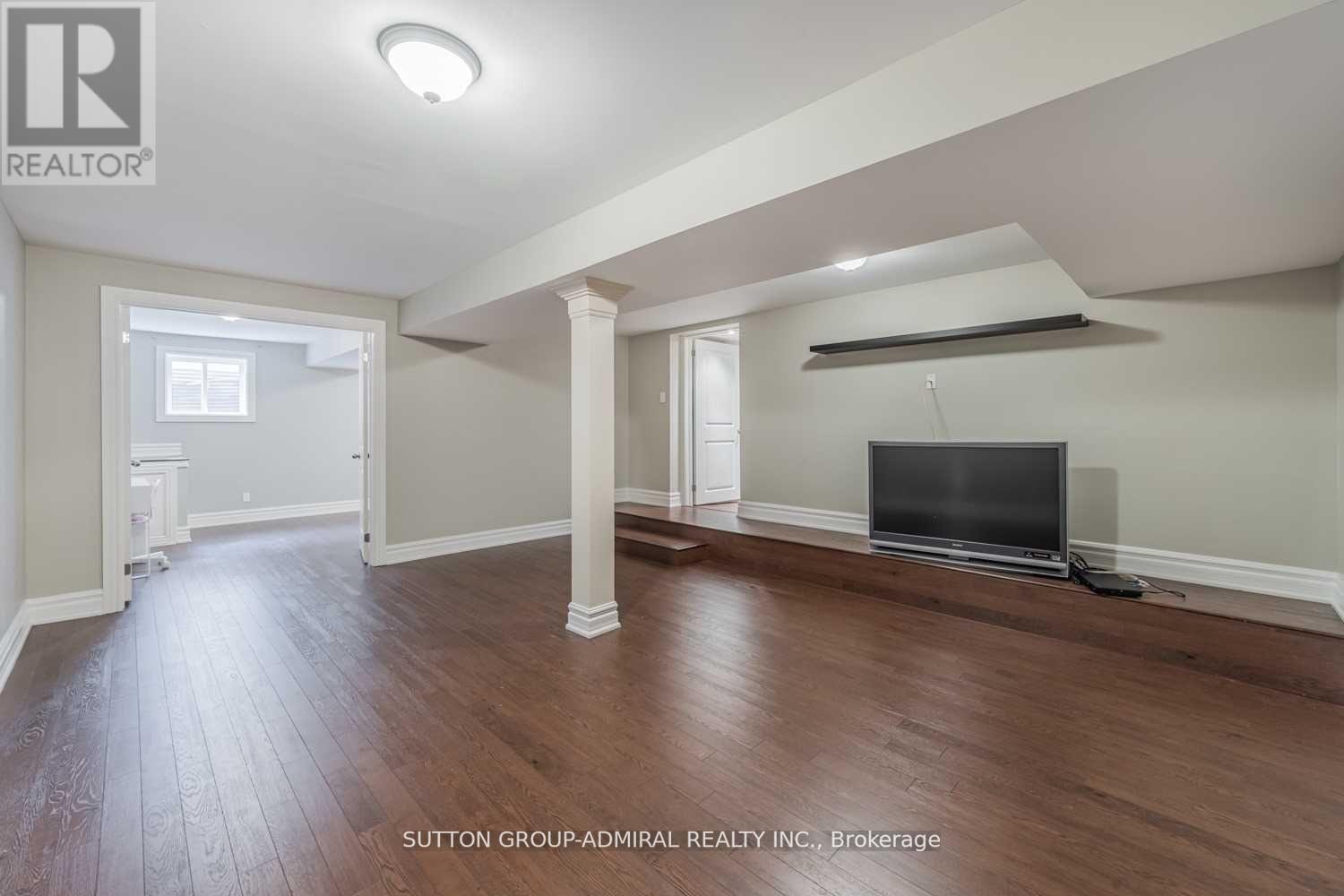 1110 TRUMAN AVE