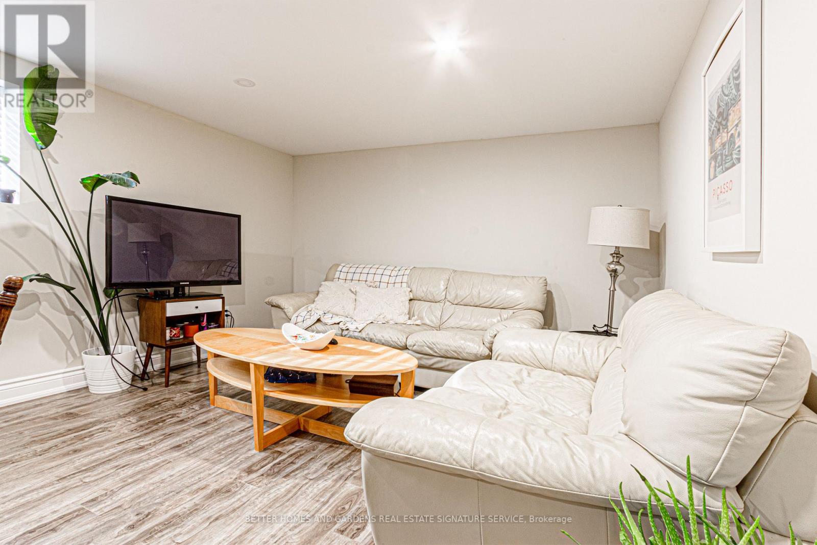 1394 HAIG BLVD