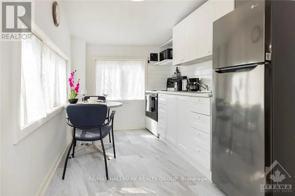 1 - 456 BRONSON AVENUE