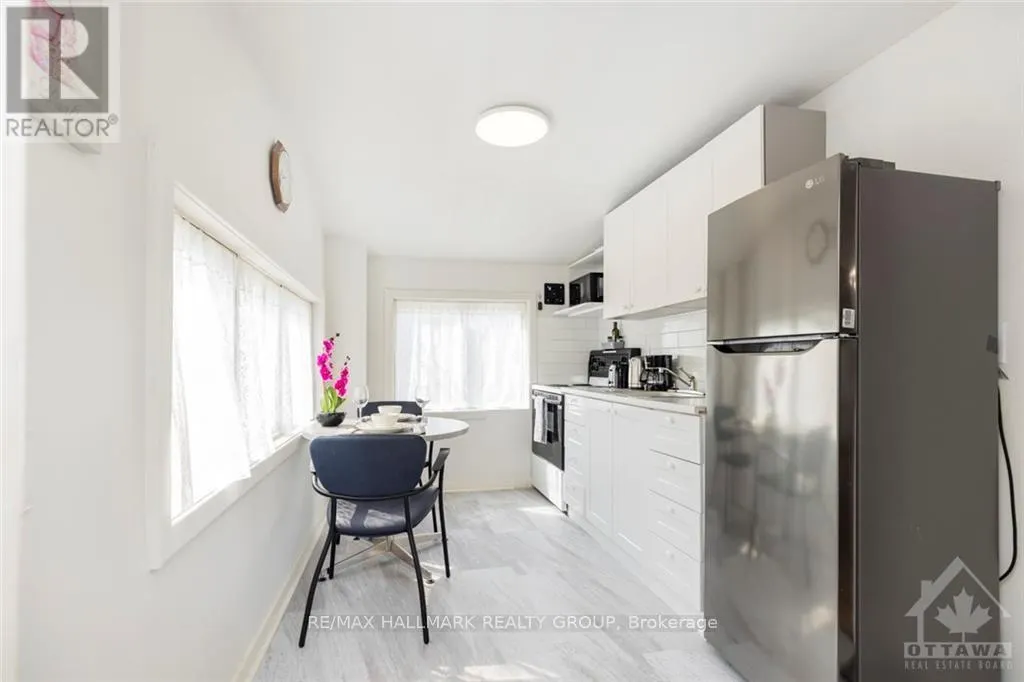 1 - 456 BRONSON AVENUE