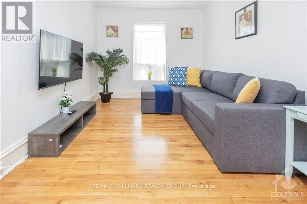 1 - 456 BRONSON AVENUE