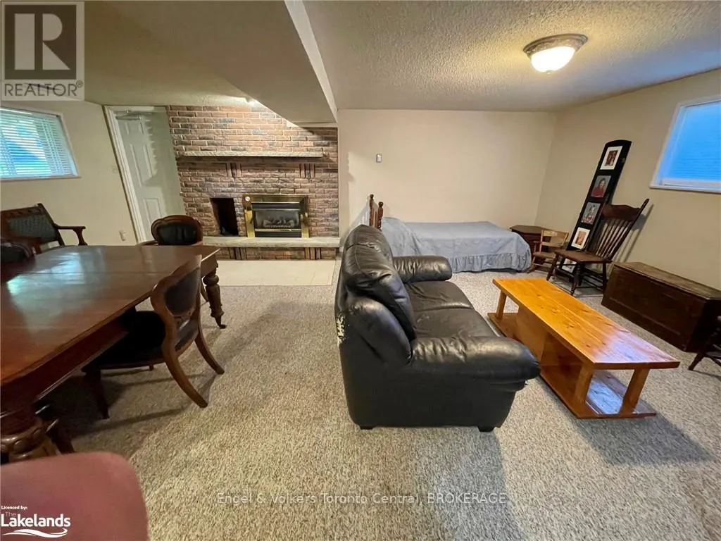 33 CENTENNIAL HEIGHTS COURT