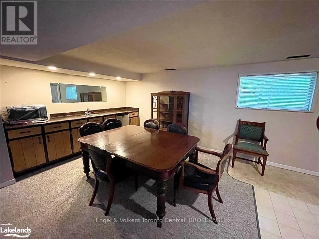 33 CENTENNIAL HEIGHTS COURT