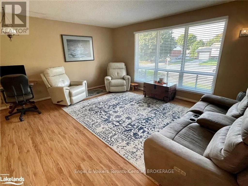 33 CENTENNIAL HEIGHTS COURT