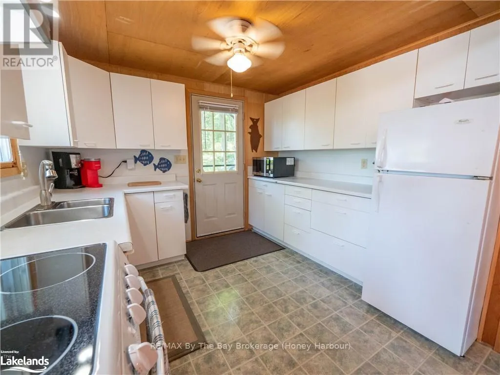 6932 ISLAND 1810 / BONE ISLAND