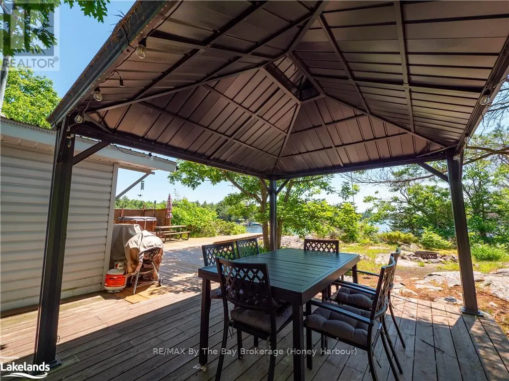 6932 ISLAND 1810 / BONE ISLAND