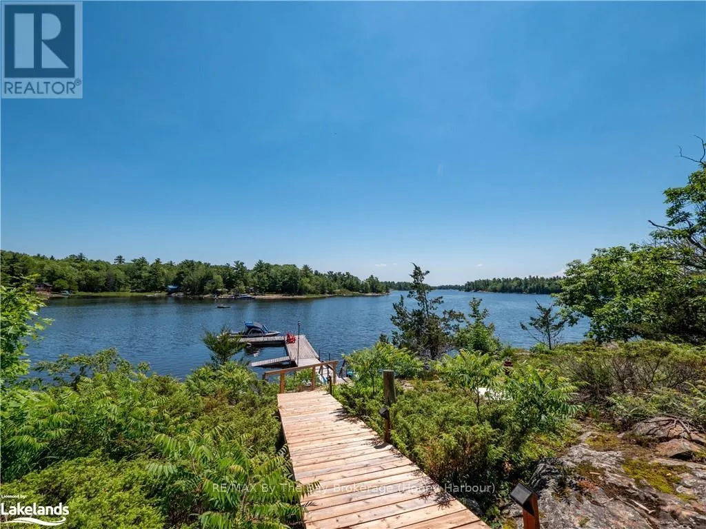 6932 ISLAND 1810 / BONE ISLAND