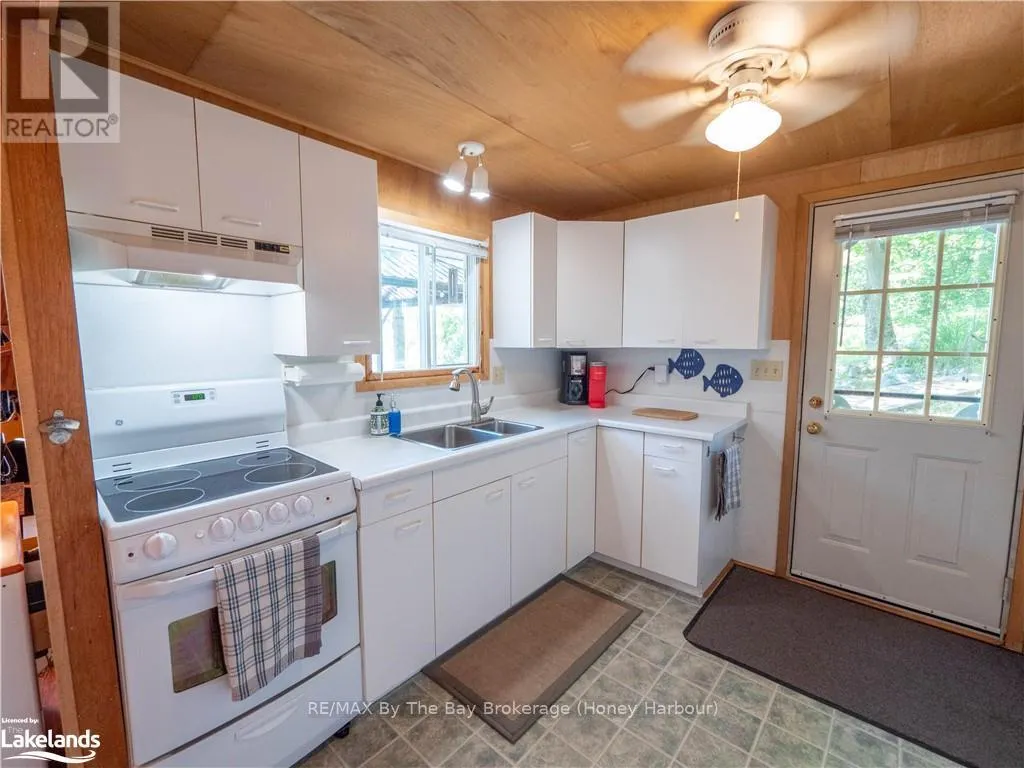 6932 ISLAND 1810 / BONE ISLAND