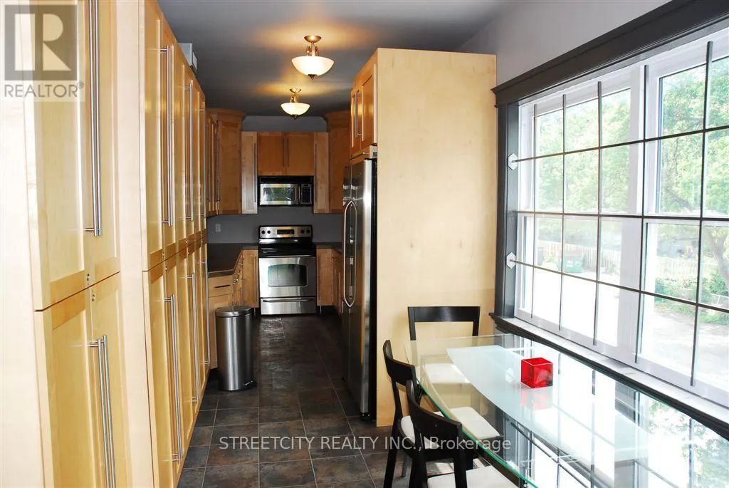 339 HORTON STREET E