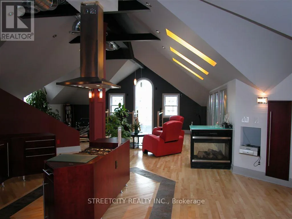 339 HORTON STREET E