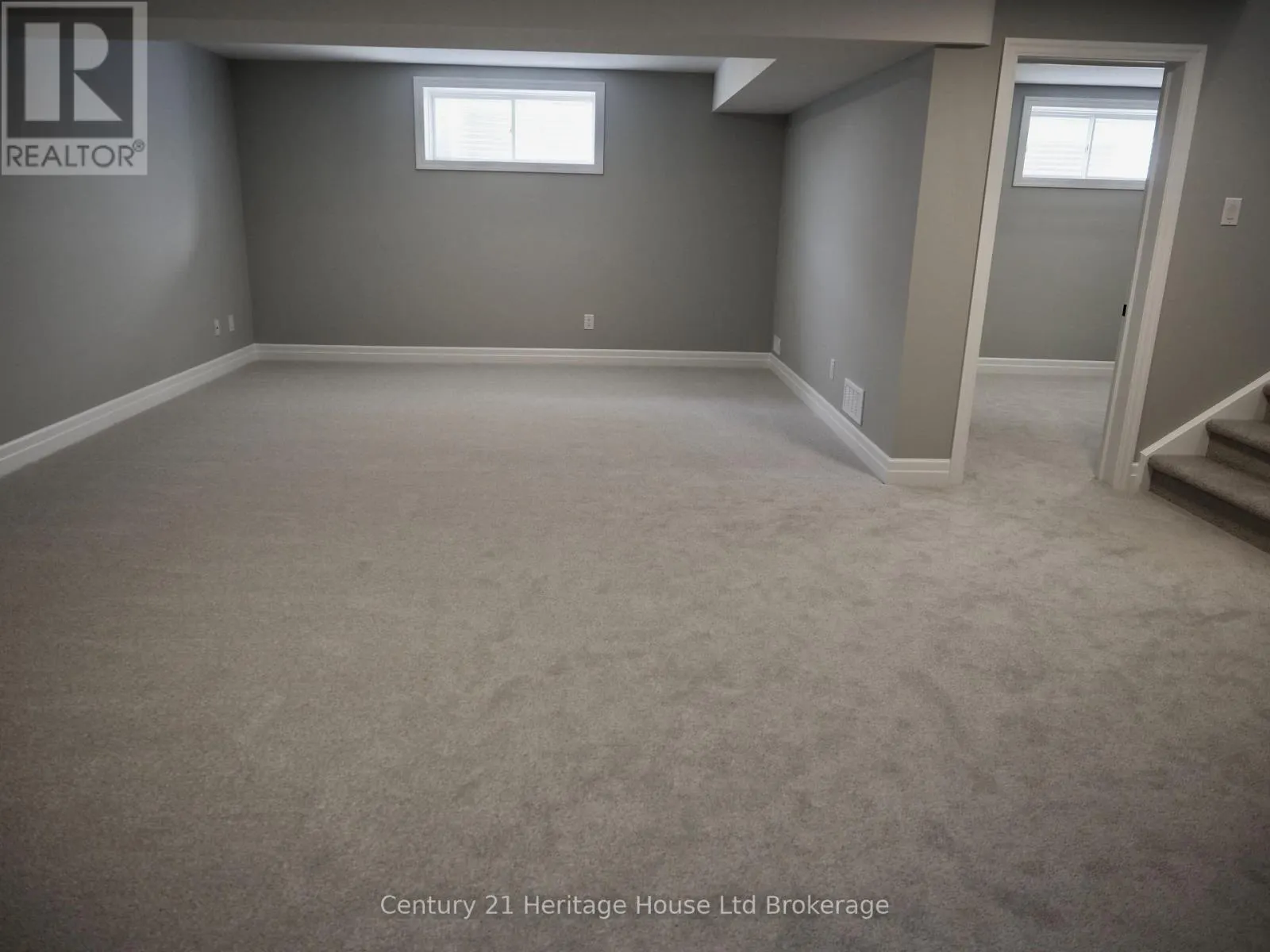9 SYCAMORE DRIVE