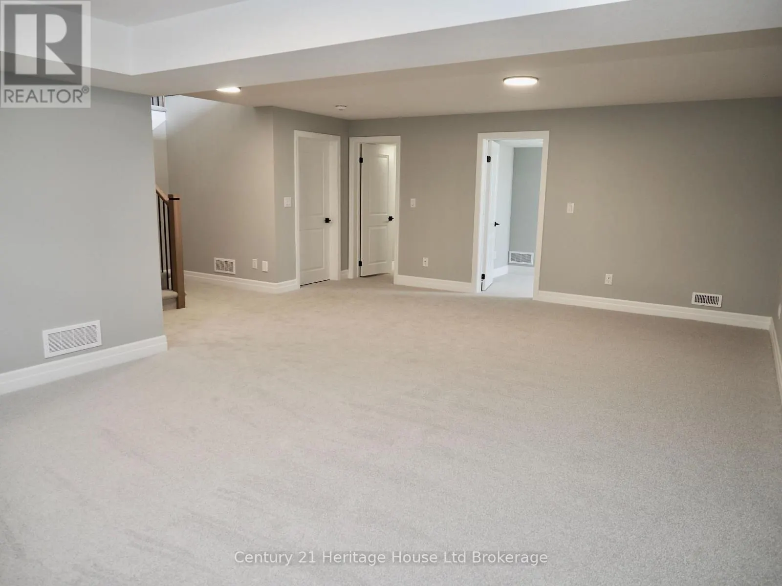 9 SYCAMORE DRIVE