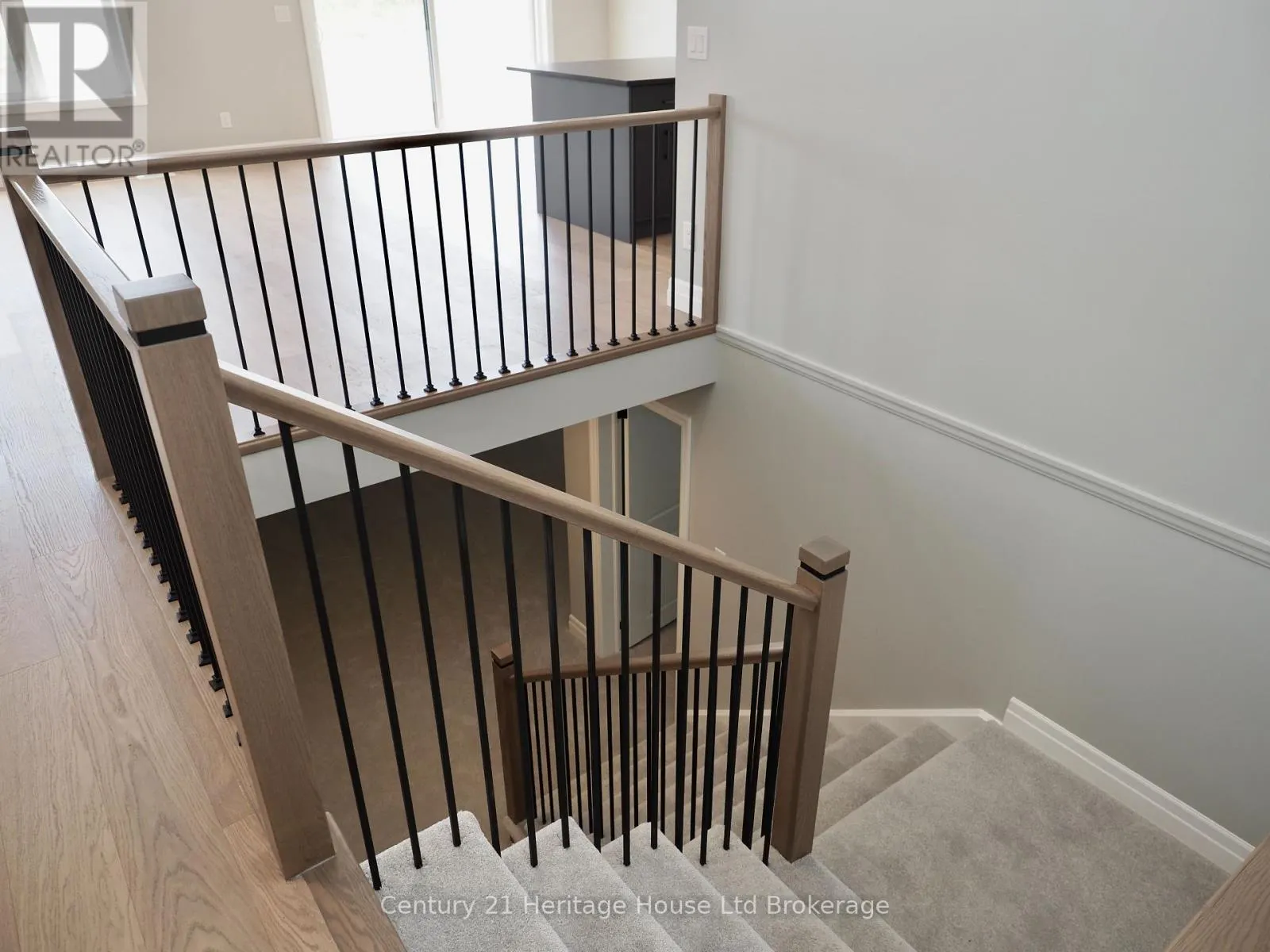 9 SYCAMORE DRIVE